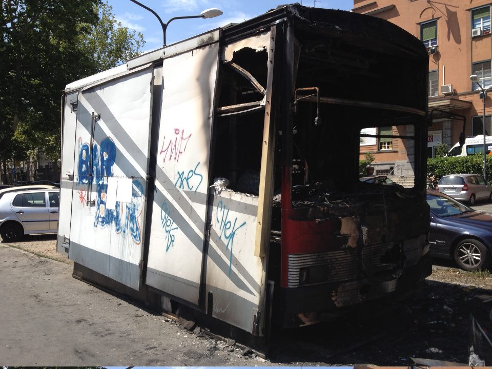 Tutti in via Celoria in solidarietà a Loreno Tetti