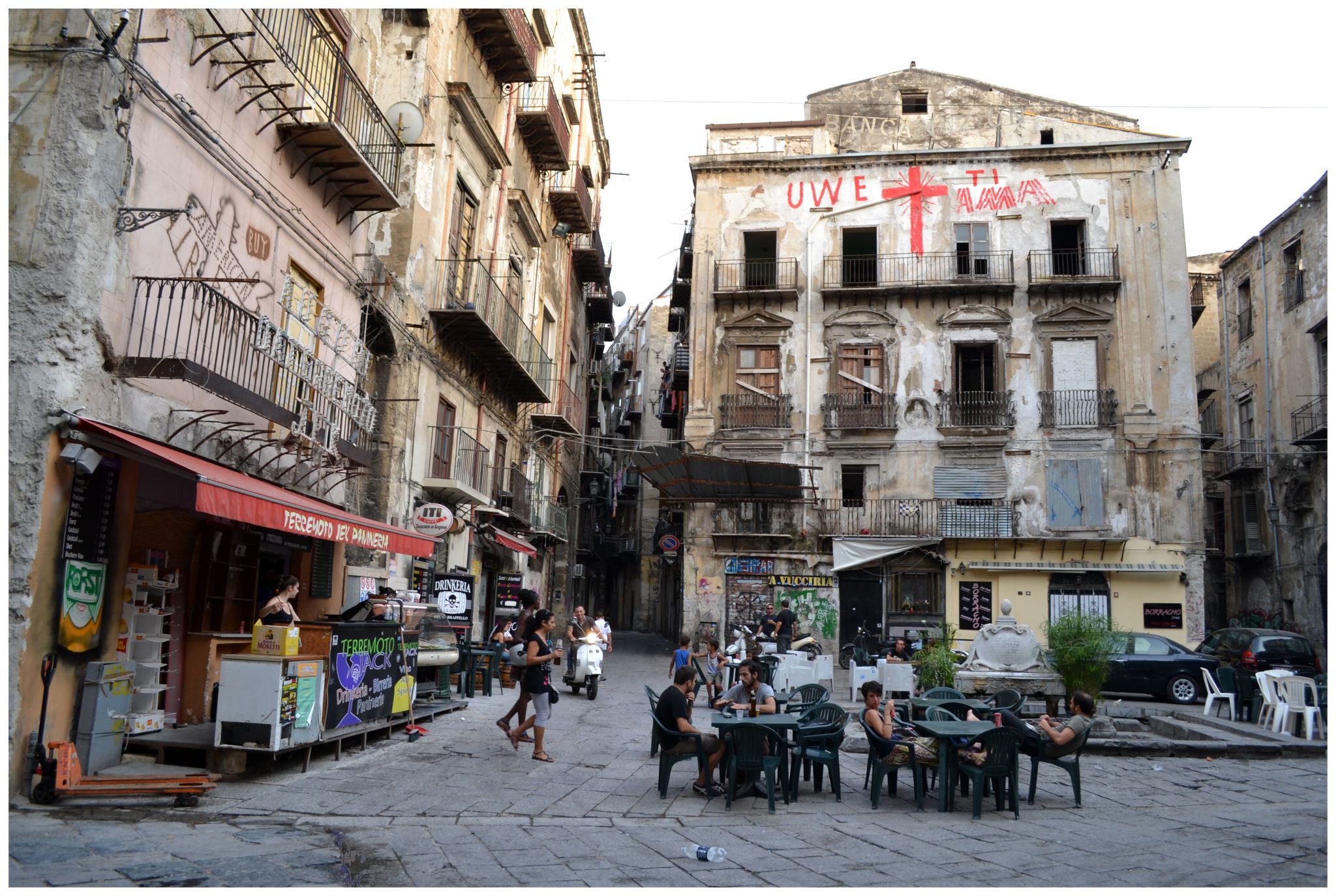 Palermo: la Kalsa, via d’Amelio e la bambina scalza.